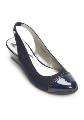belk ladies bedroom shoes