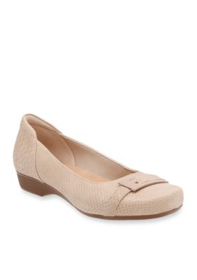 belk white shoes