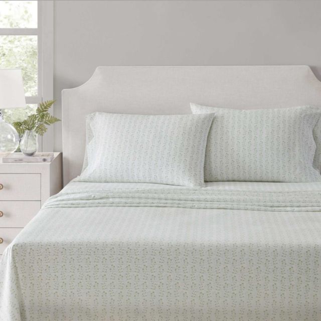 WHITE / LIGHT SAGE