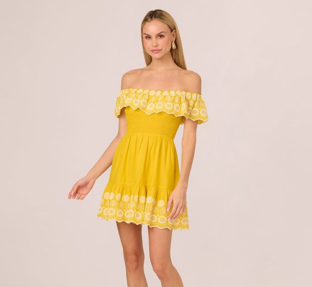 GOLDEN YELLOW