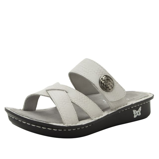 Victoriah Basketry White