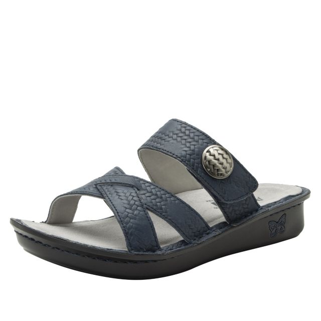 Victoriah Basketry Navy