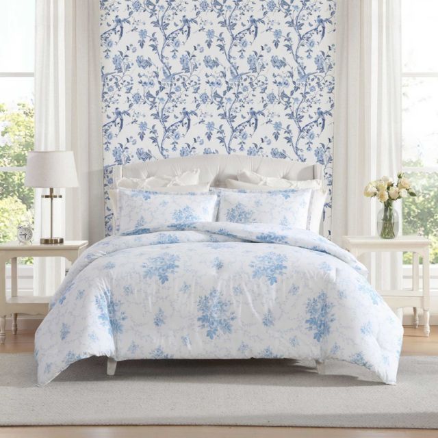 LIGHT BLUE/WHITE