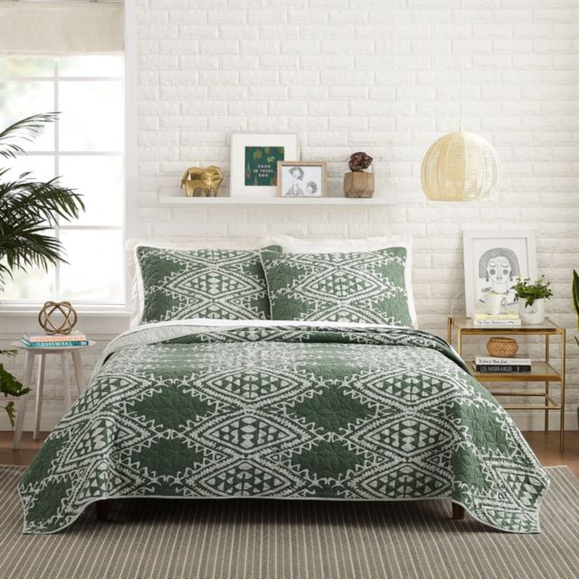 GREEN