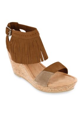 Minnetonka Poppy Wedge Sandal | Belk