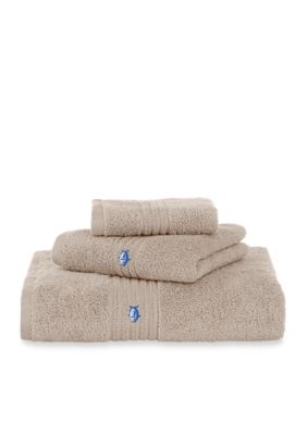 Southern Tide Performance 5.0 Towel