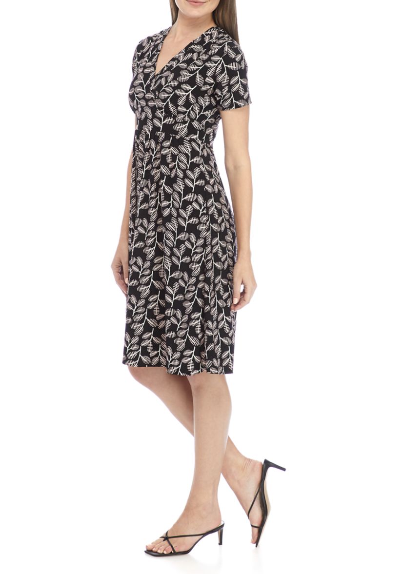 Womens Short Sleeve Crossover V-Neck Printed Knit Dress 