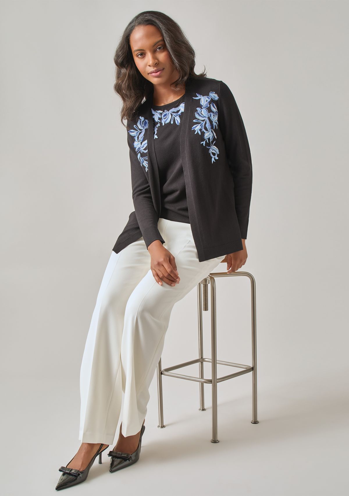 Womens Sleeveless Boat Neck Embroidered Blouse