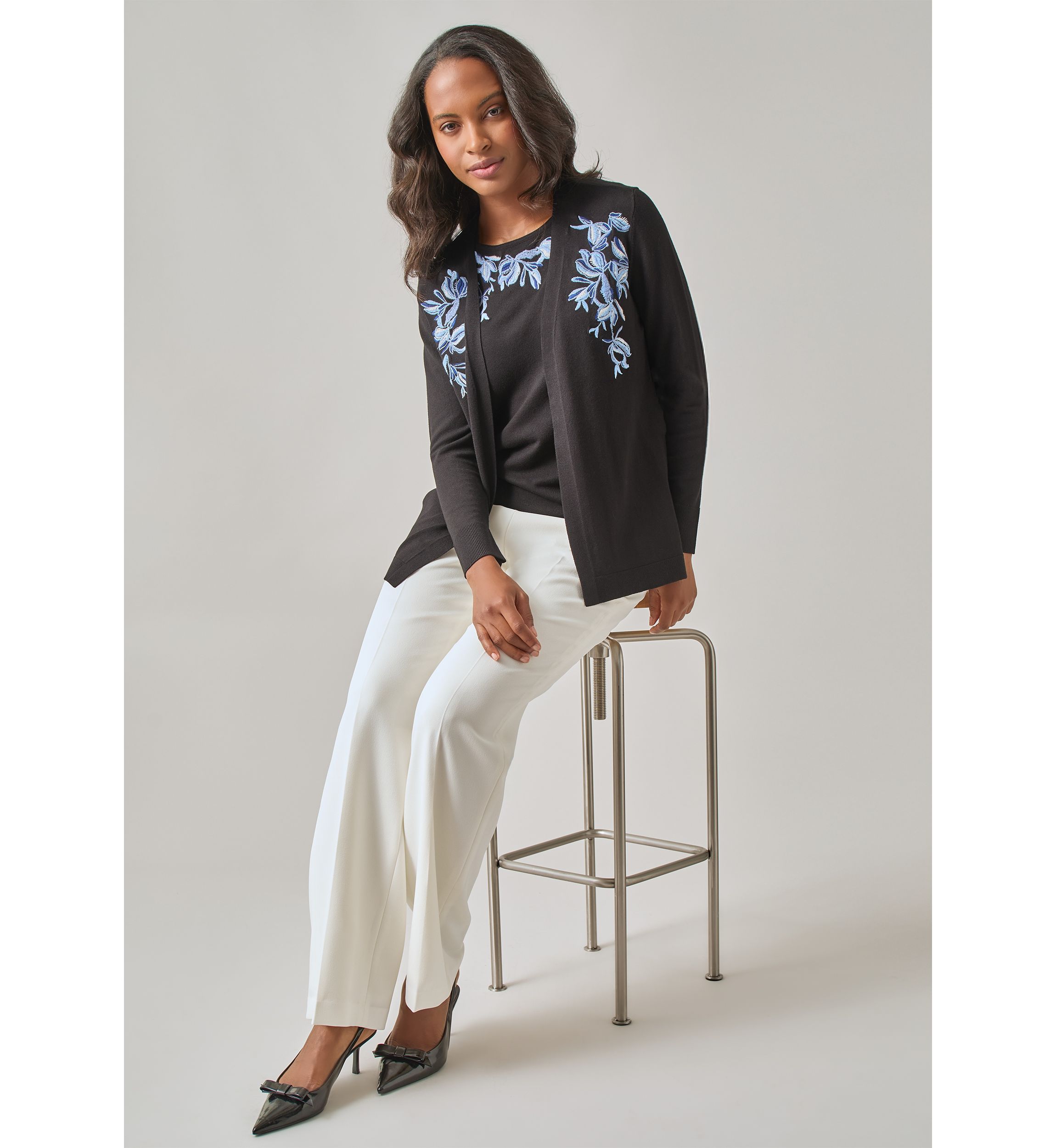 Womens Sleeveless Boat Neck Embroidered Blouse