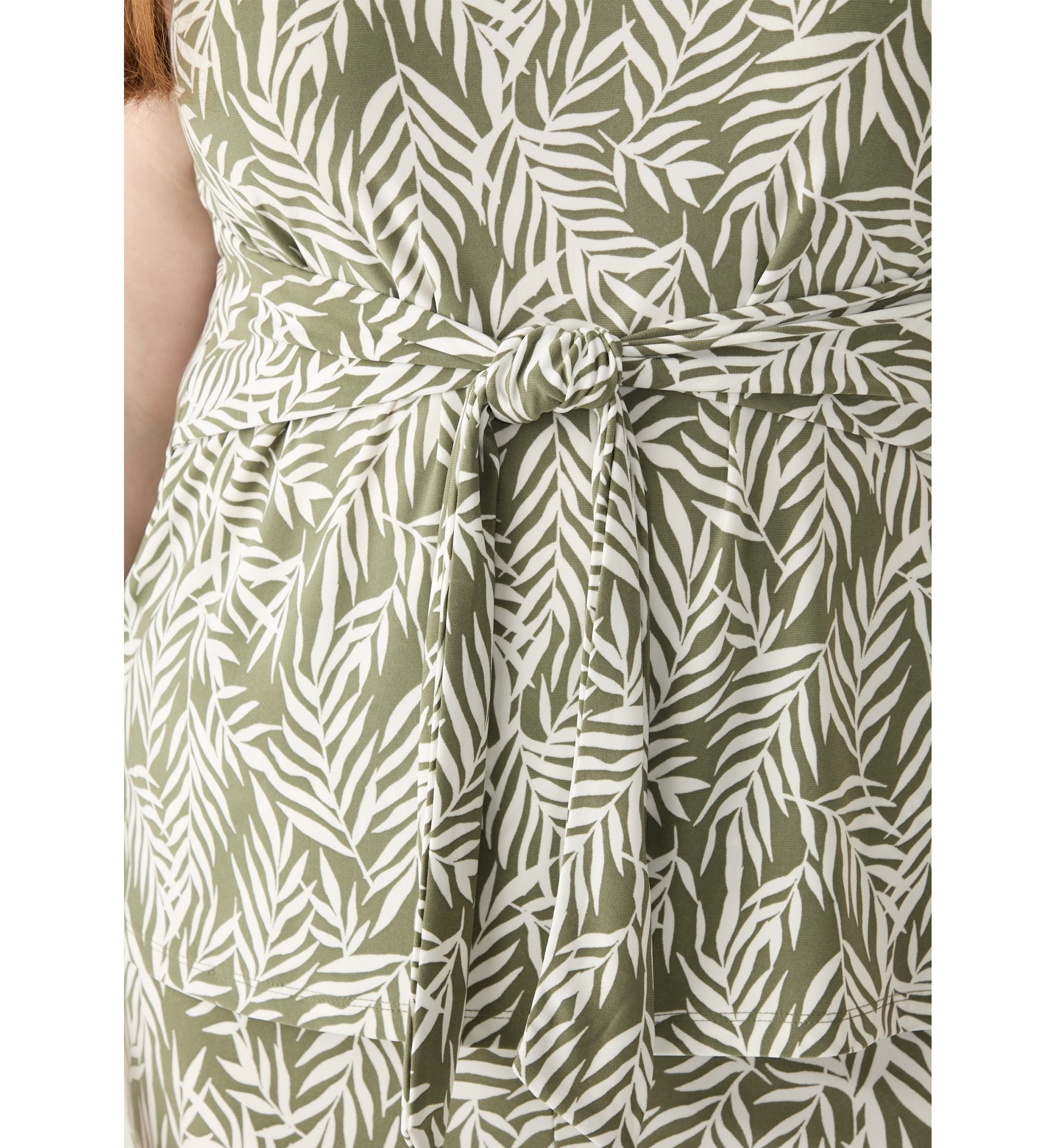 Plus Size Extended Shoulder Printed Top 