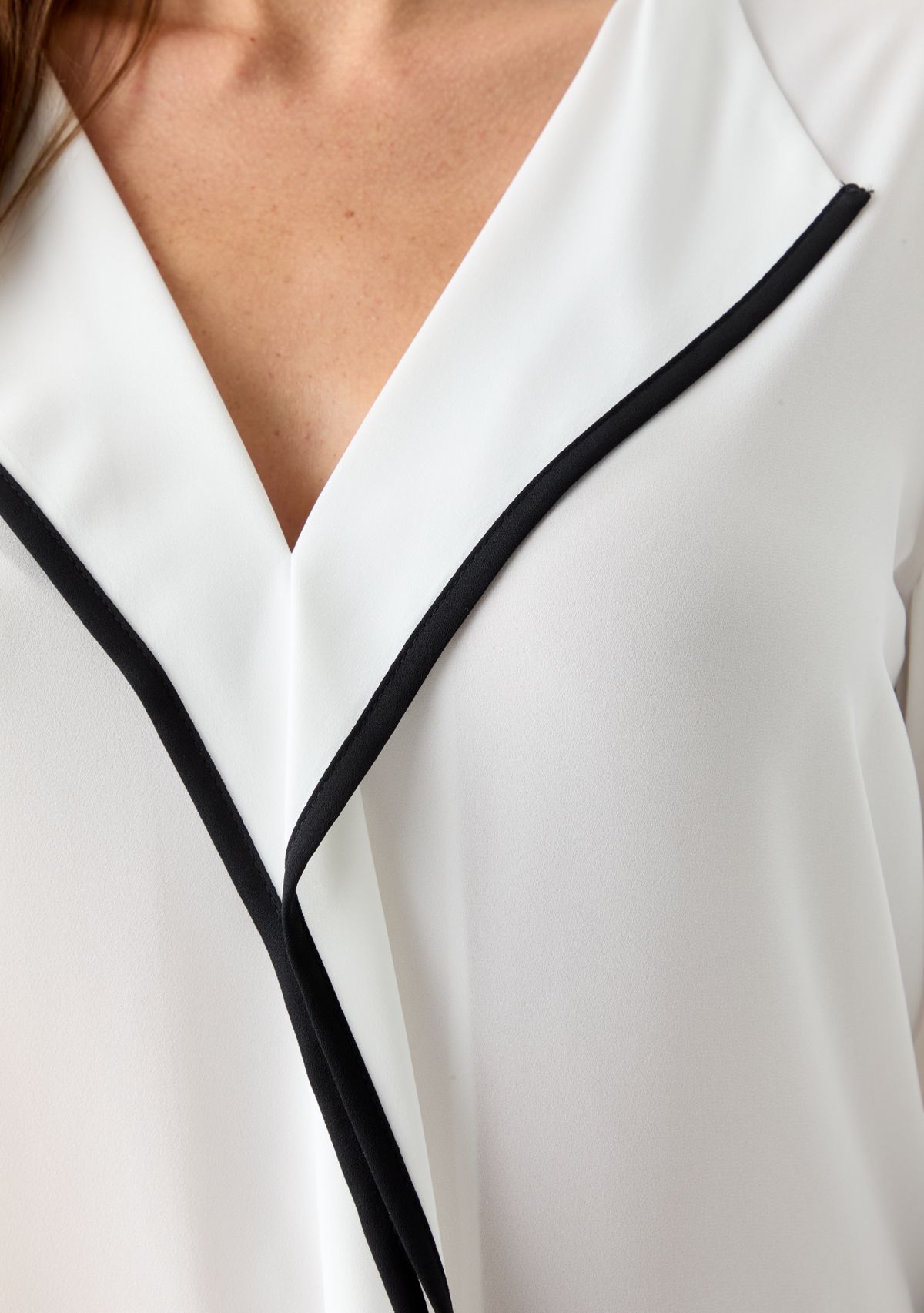 Womens Long Sleeve V-Neck Blouse