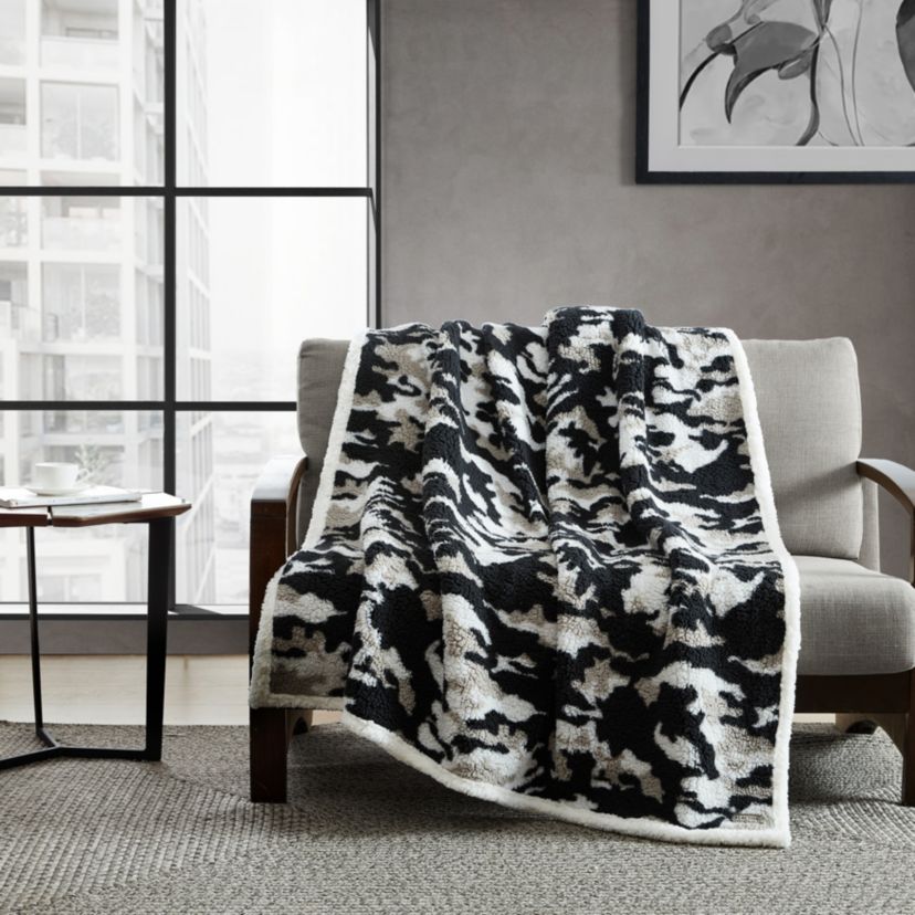 Blend Out Microfiber Throw Blanket