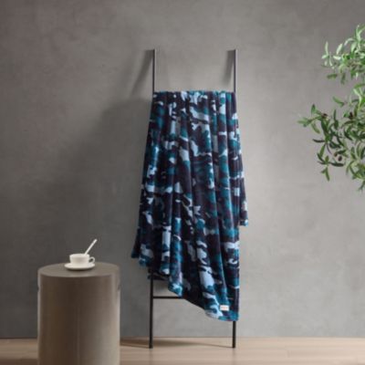 Blend Out Microfiber Throw Blanket