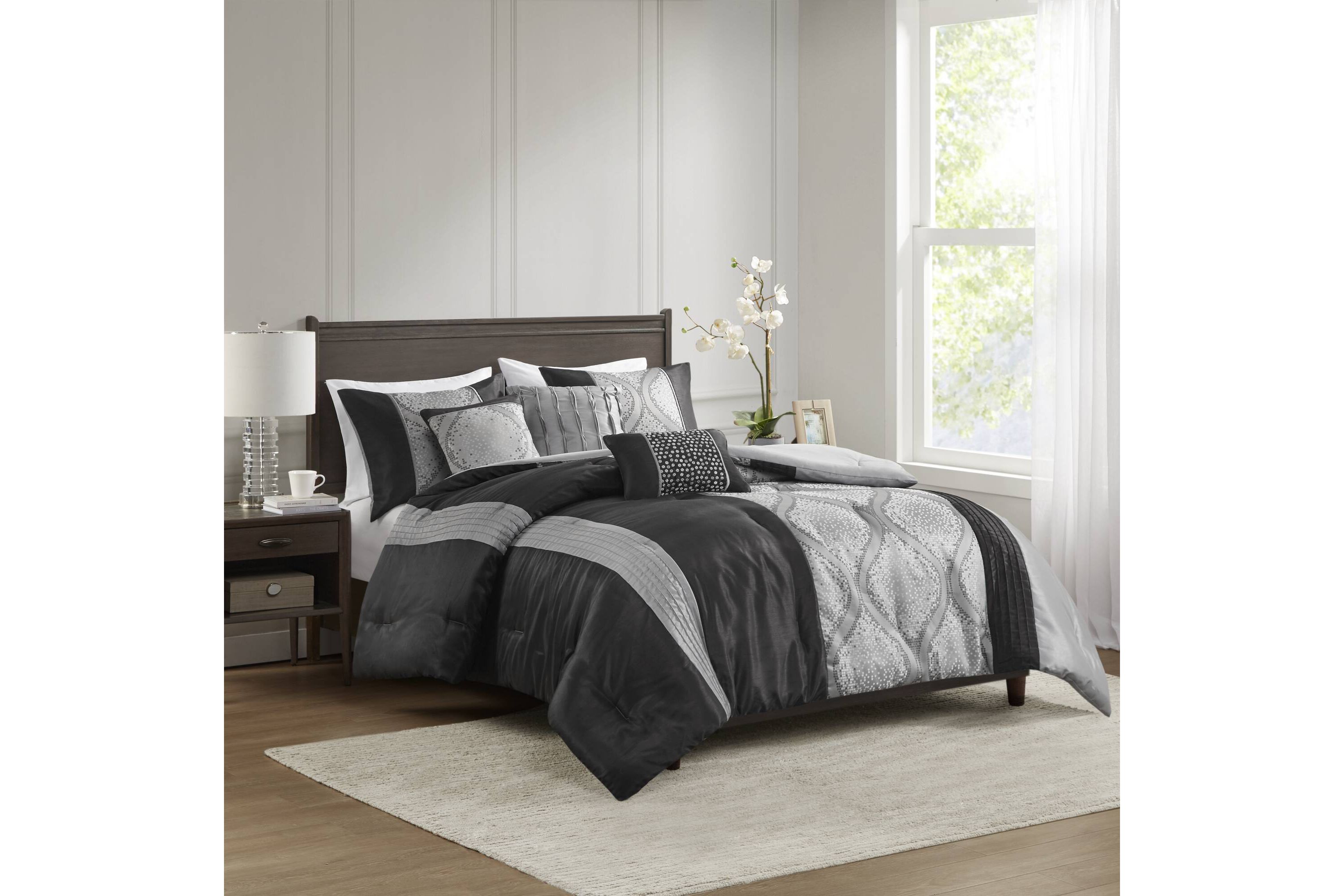 Lori 6 Piece Jacquard Comforter Set with Throw Pillows