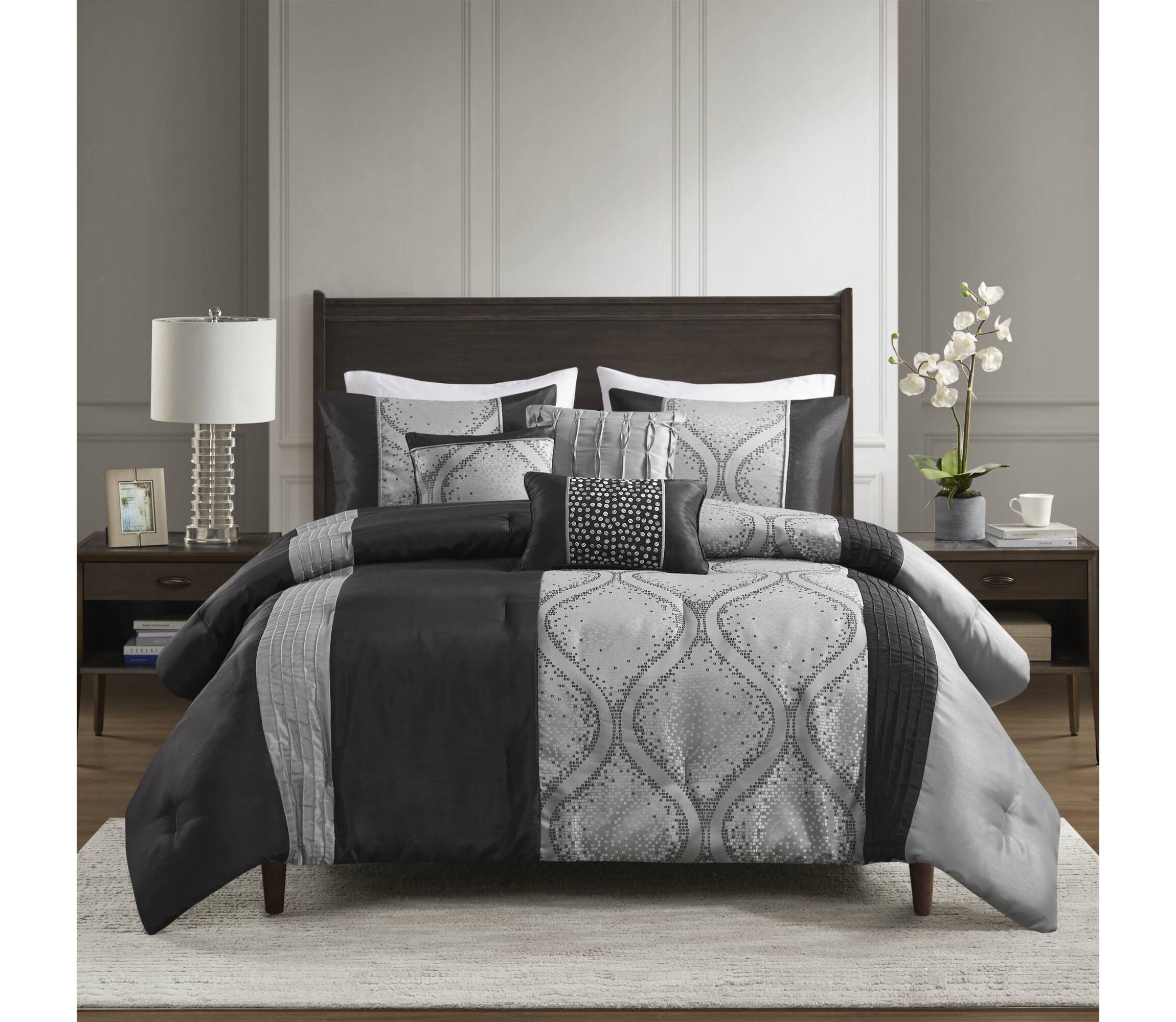 Lori 6 Piece Jacquard Comforter Set with Throw Pillows