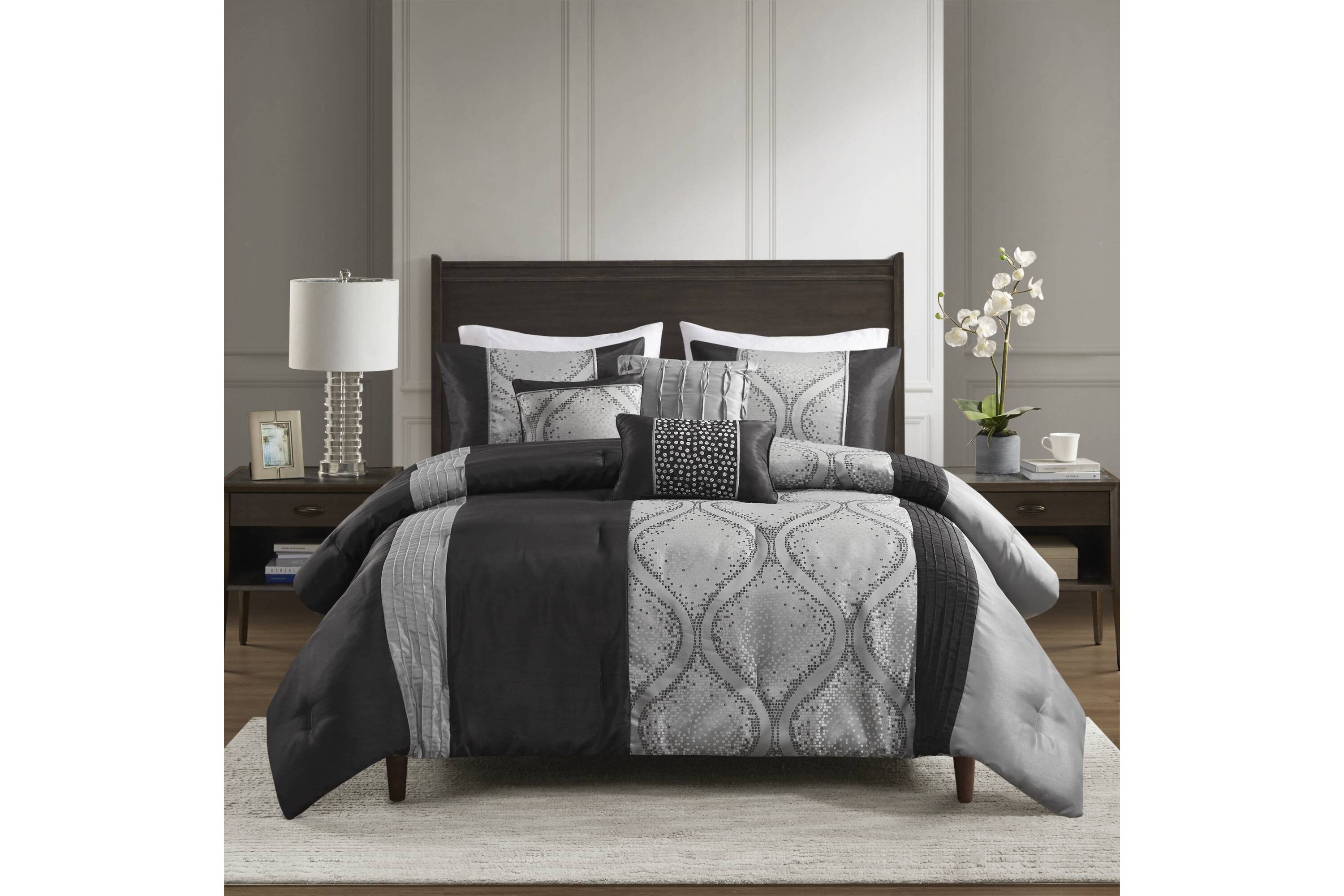 Lori 6 Piece Jacquard Comforter Set with Throw Pillows