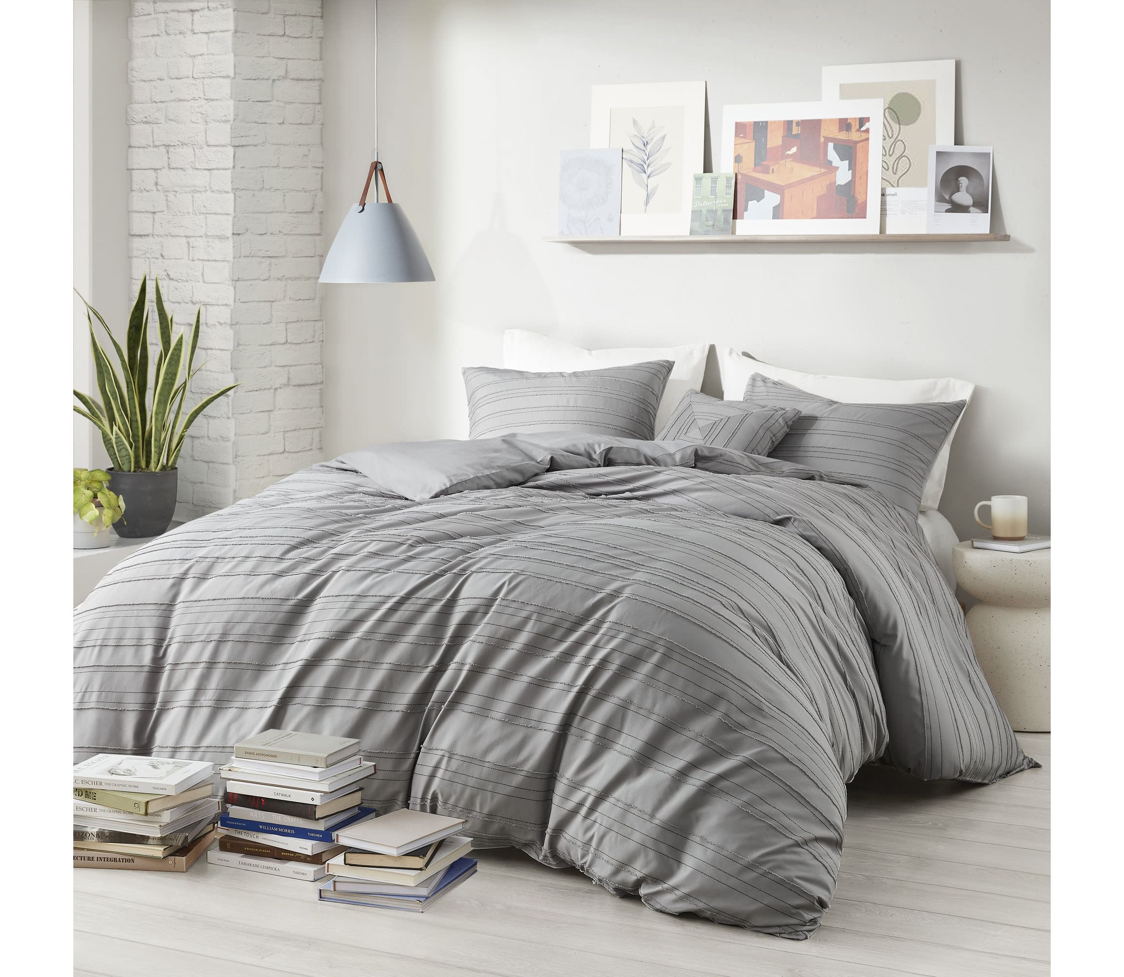 Oliver Cationic Dyed Clip Jacquard Duvet Cover Set with Throw Pillow