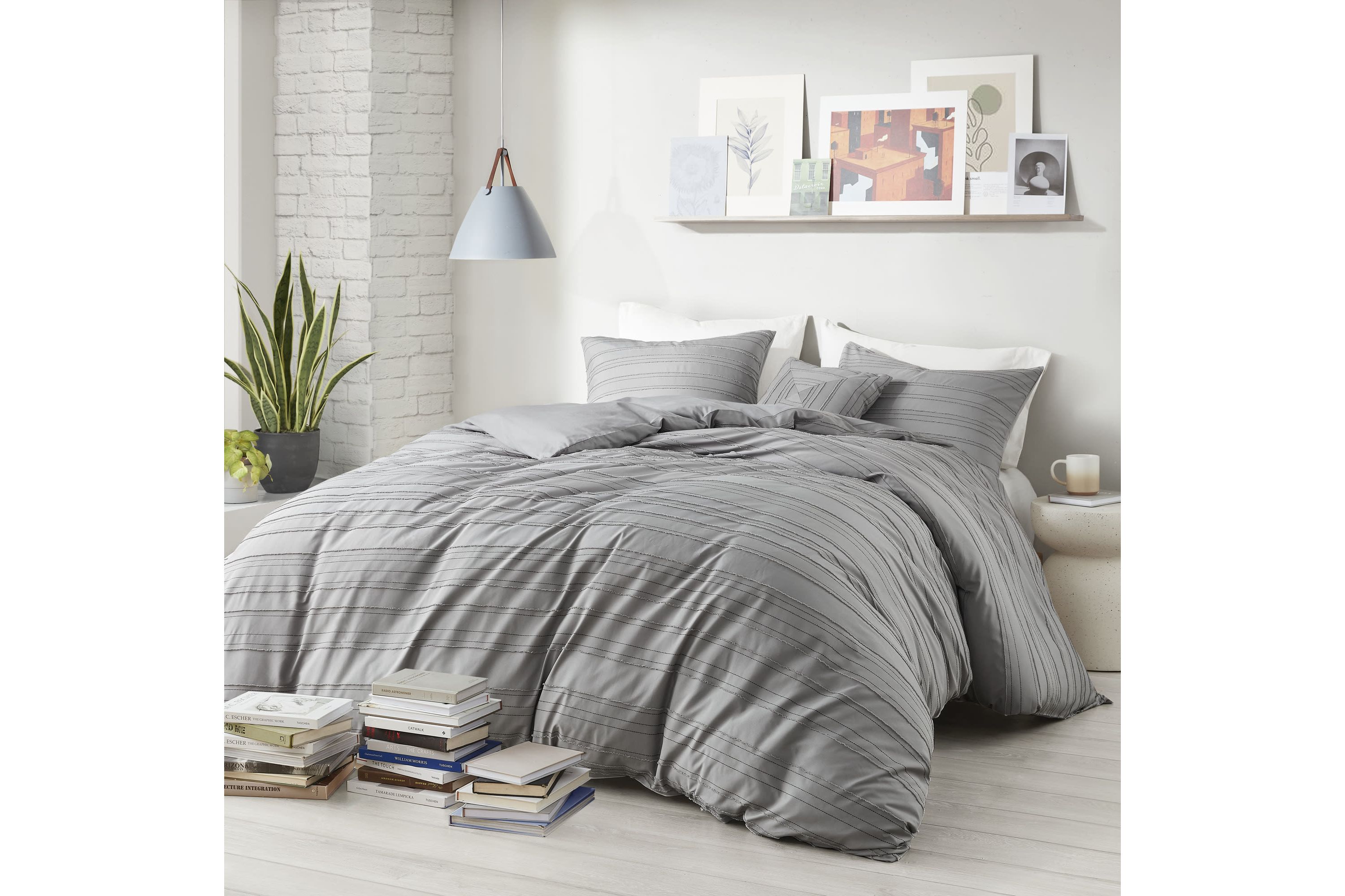 Oliver Cationic Dyed Clip Jacquard Duvet Cover Set with Throw Pillow