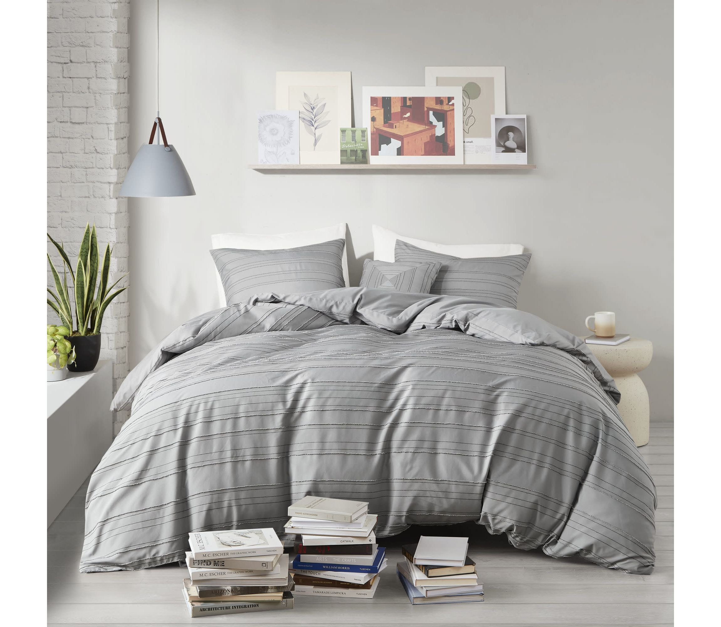 Oliver Cationic Dyed Clip Jacquard Duvet Cover Set with Throw Pillow