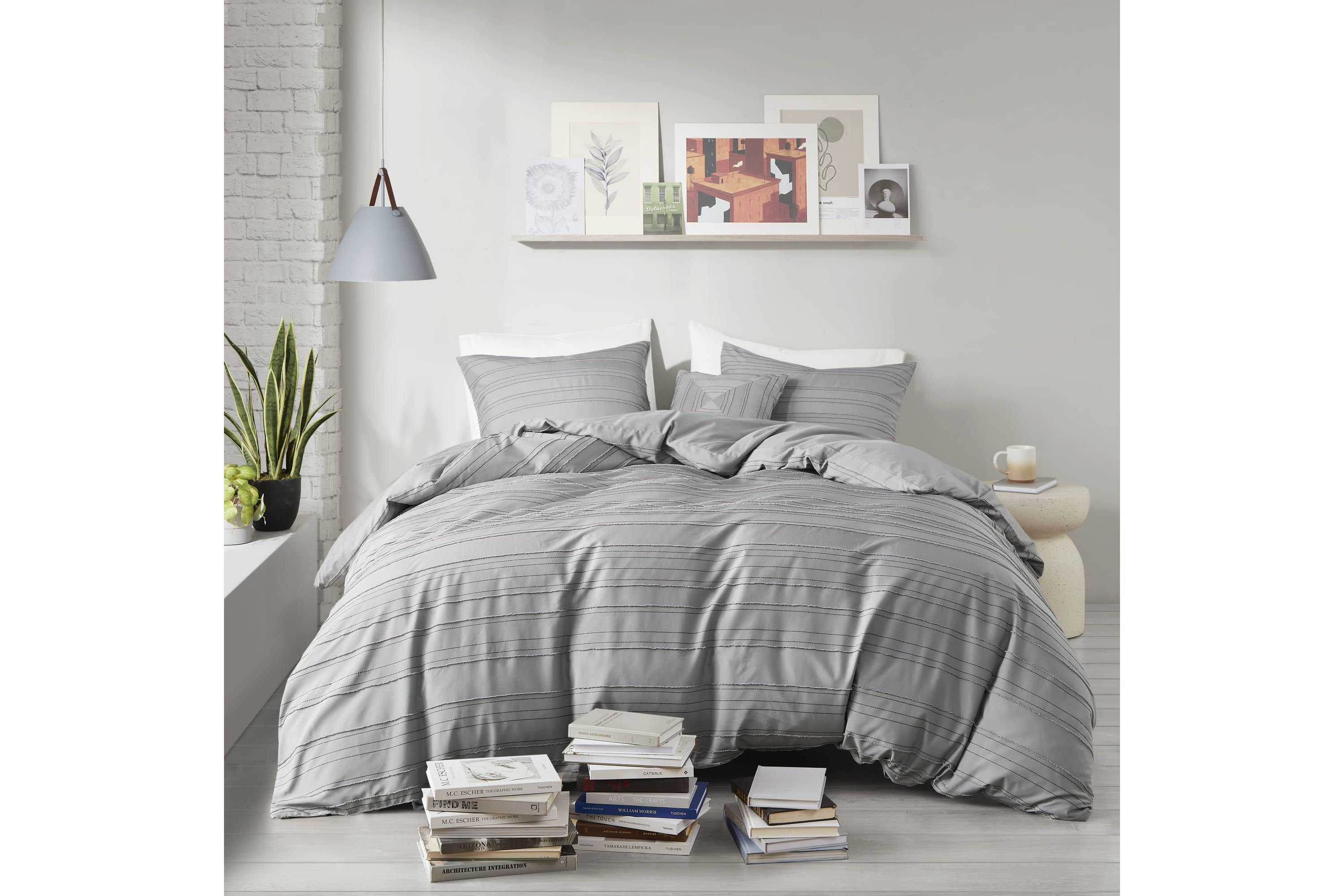 Oliver Cationic Dyed Clip Jacquard Duvet Cover Set with Throw Pillow