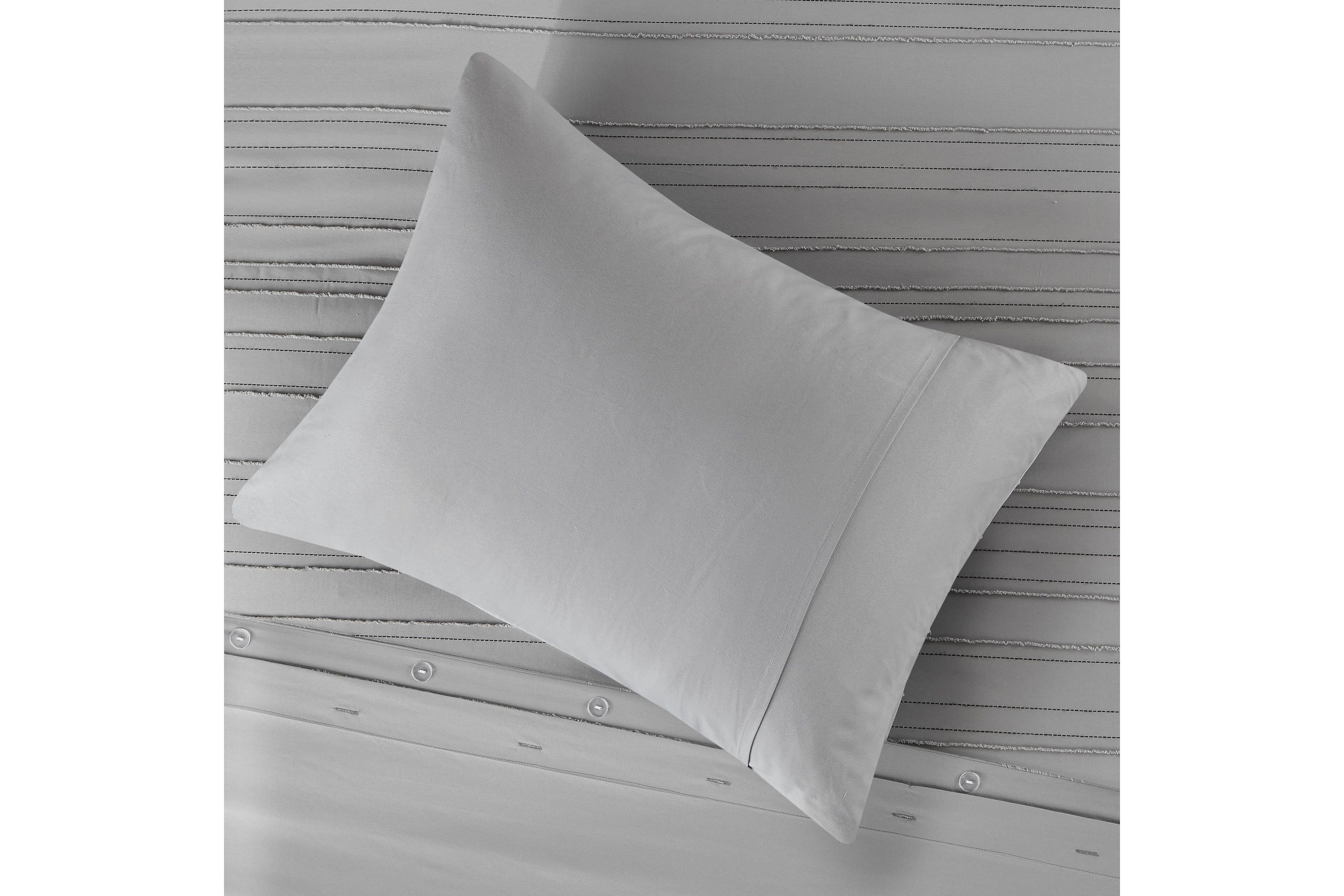 Oliver Cationic Dyed Clip Jacquard Duvet Cover Set with Throw Pillow