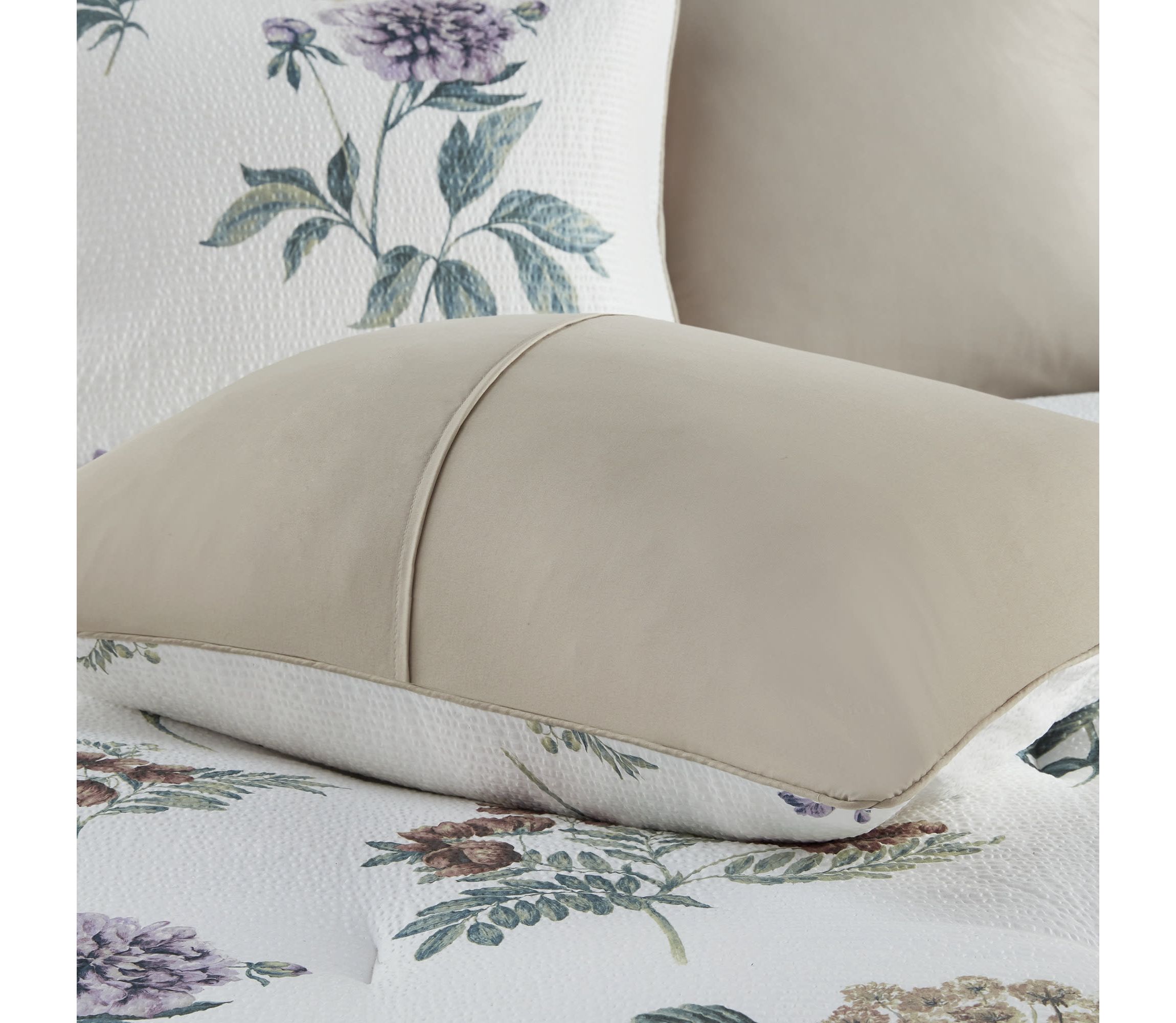 Zennia 7 Piece Printed Seersucker Comforter Set with Throw Blanket
