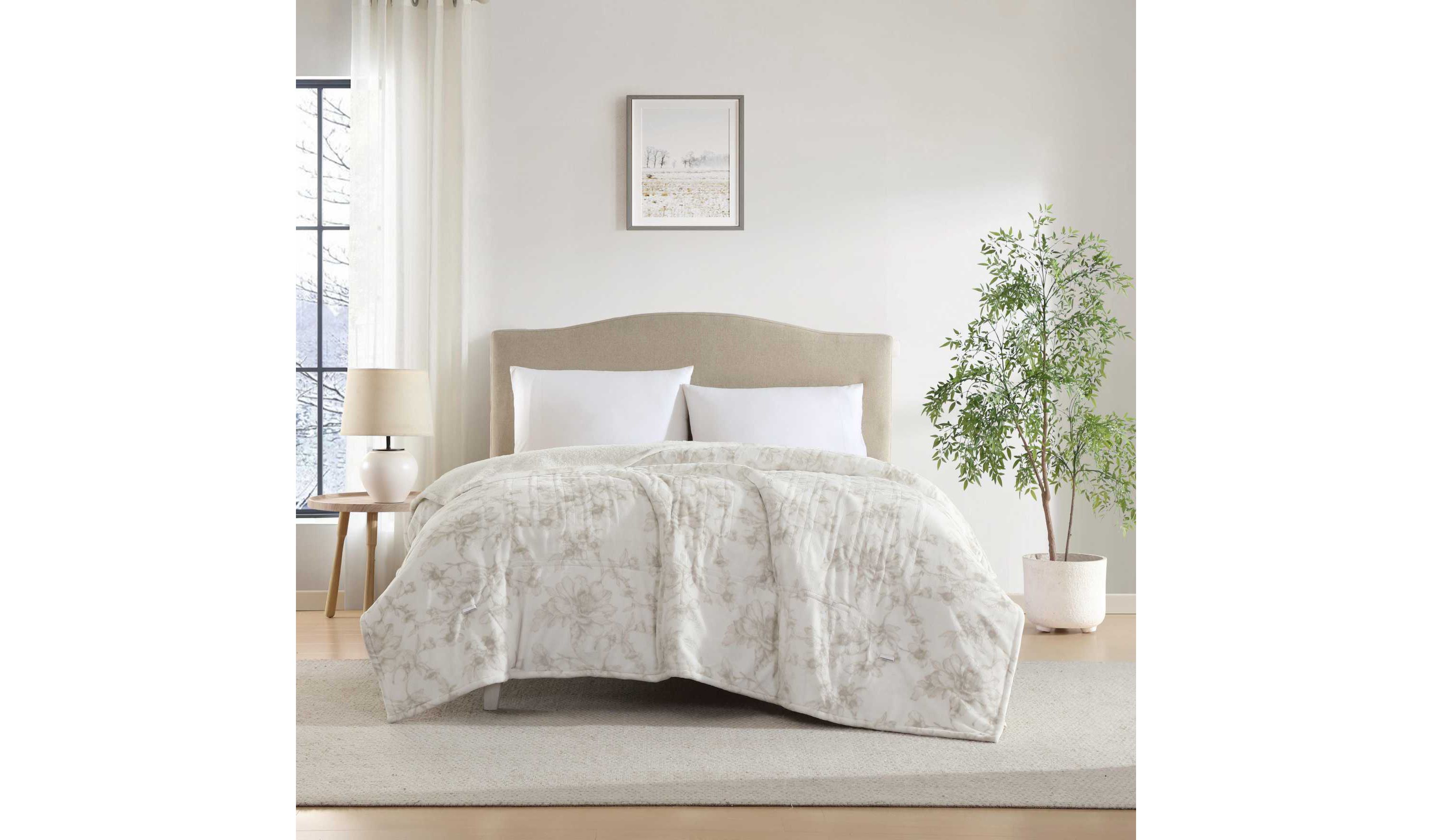 Wistful Blooms Microfiber Blanket