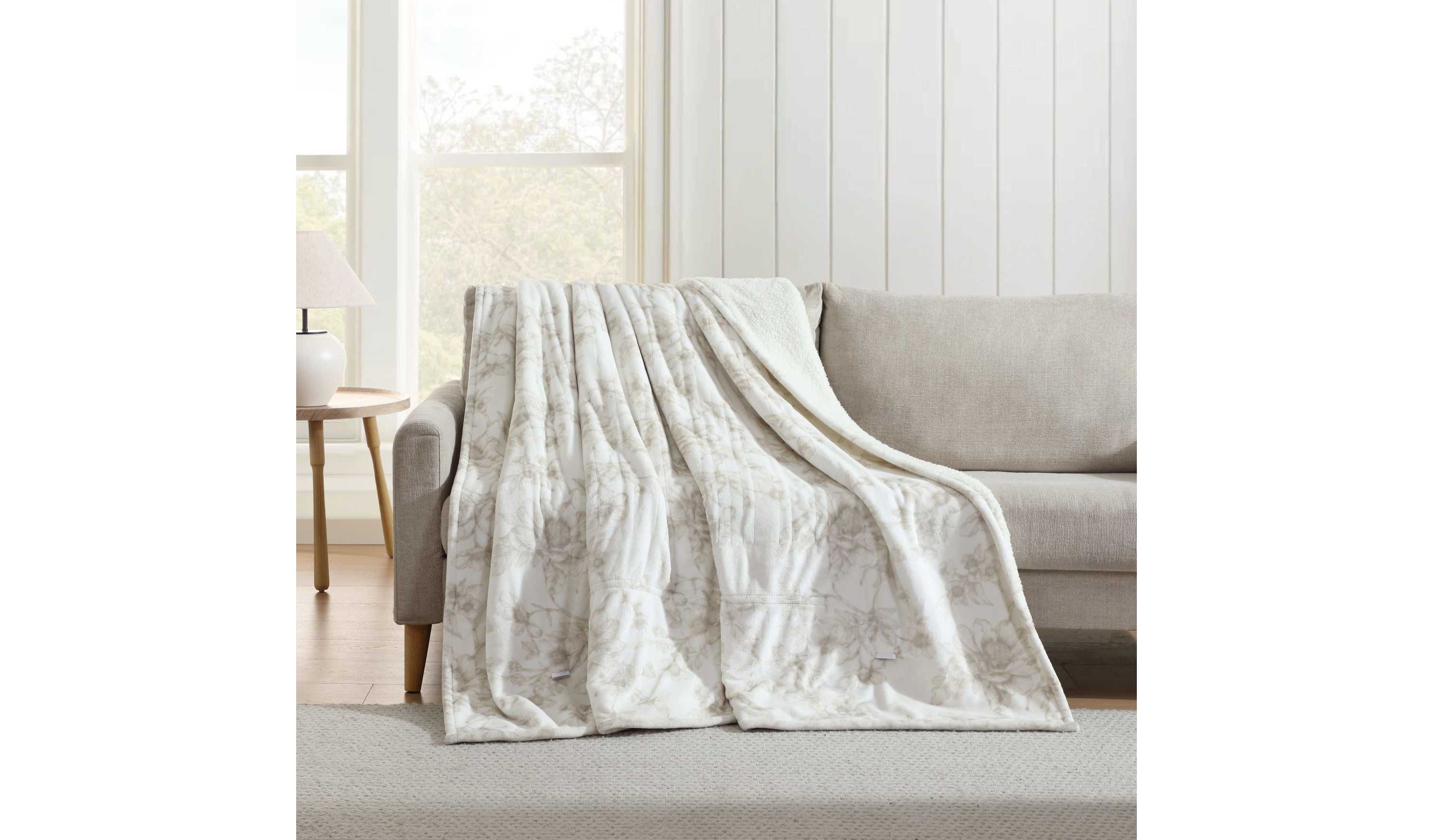 Wistful Blooms Microfiber Blanket
