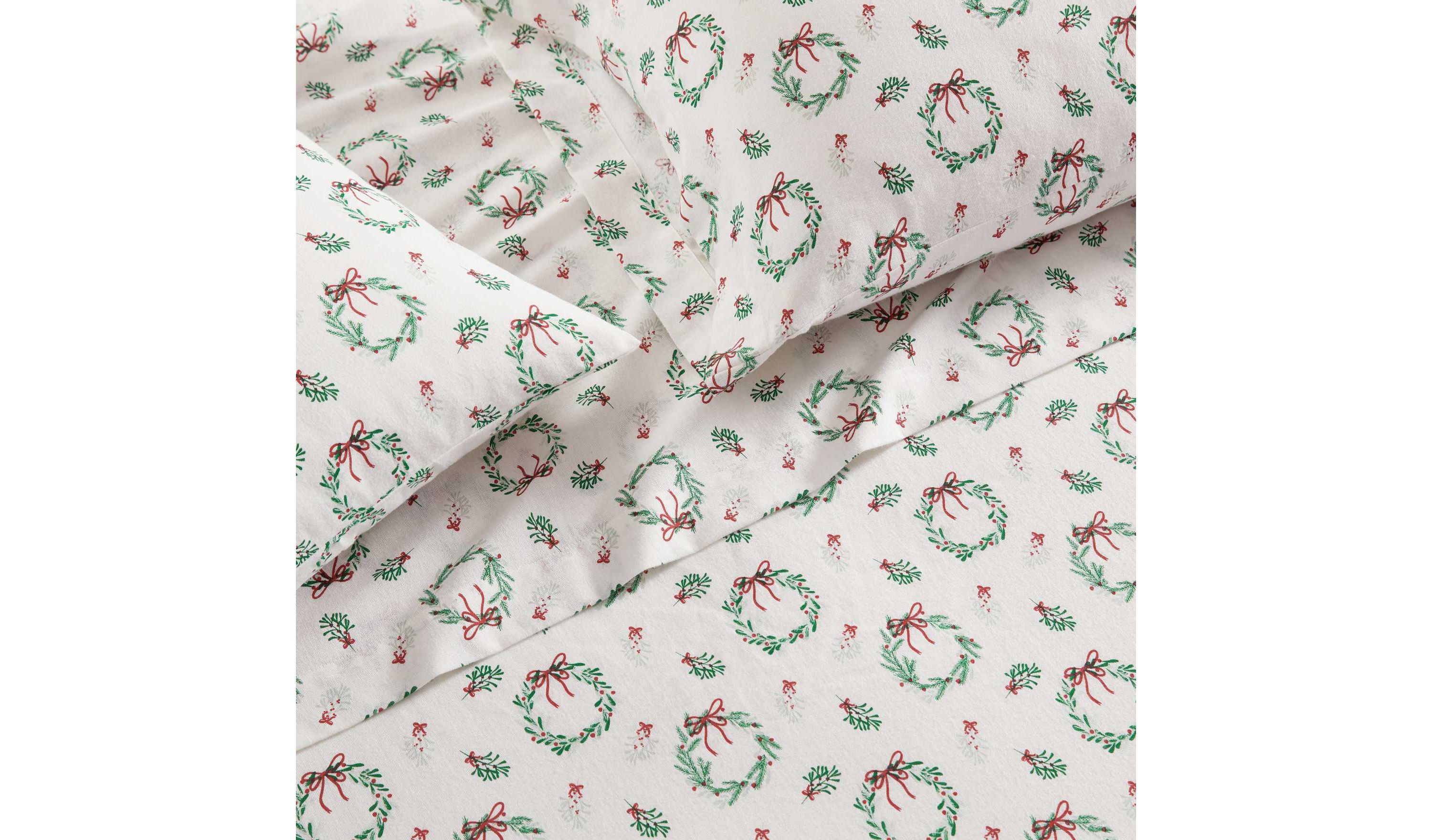 Wreaths & Mistletoe Cotton Sheet Set