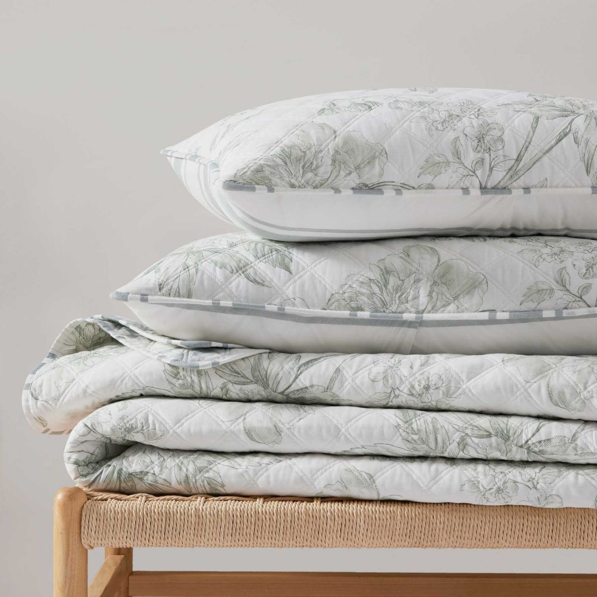 Vine Flora Cotton Quilt Set