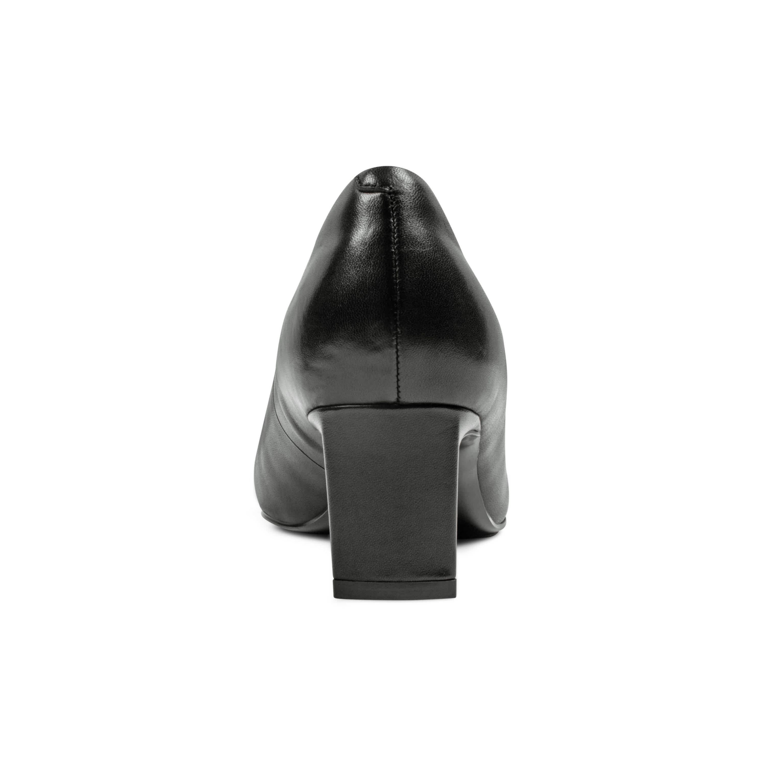 Total Motion Merida Classic Dress Pumps