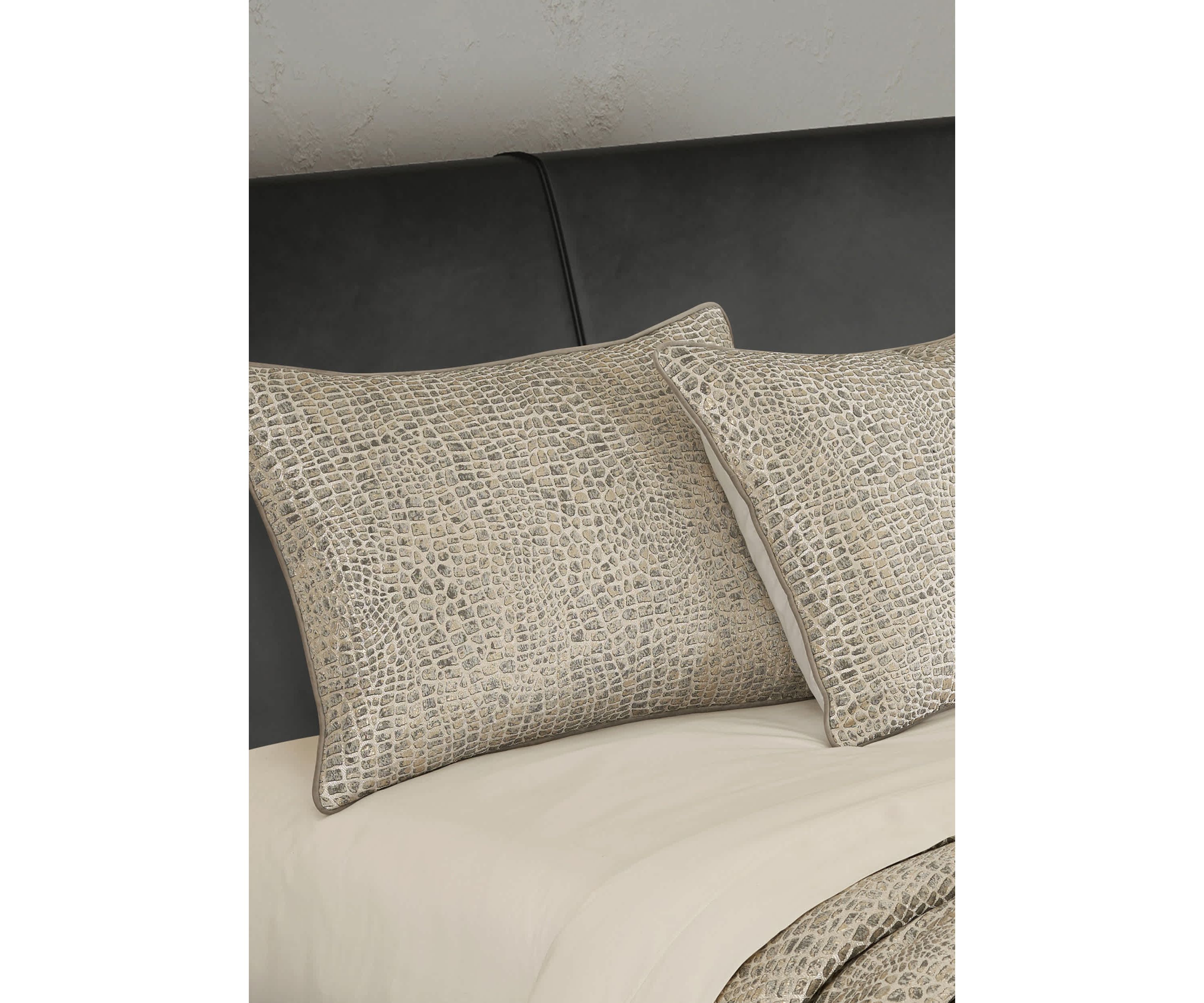 Habitat 4pc. Comforter Set