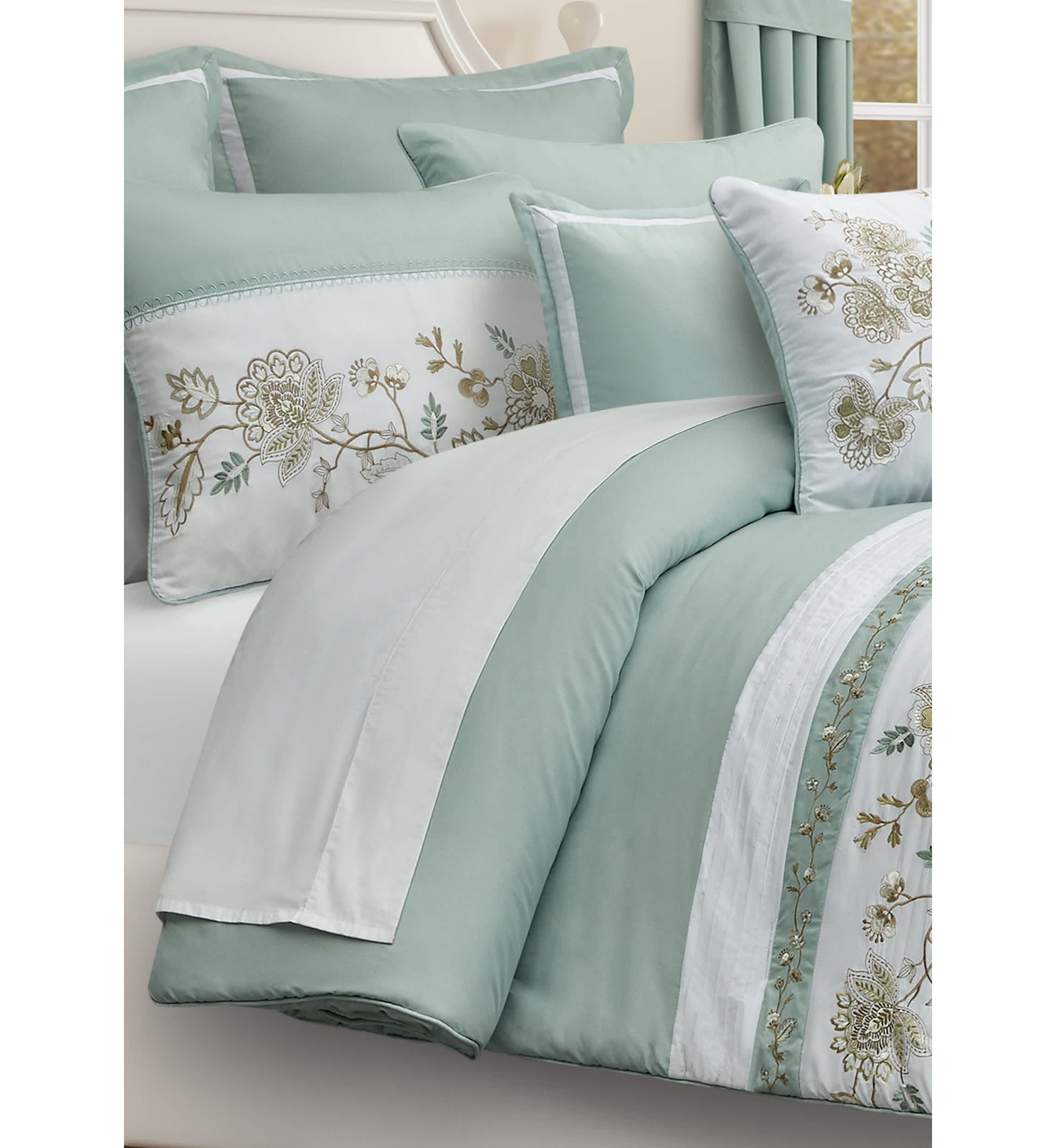 Spring Social 3pc. Comforter Set
