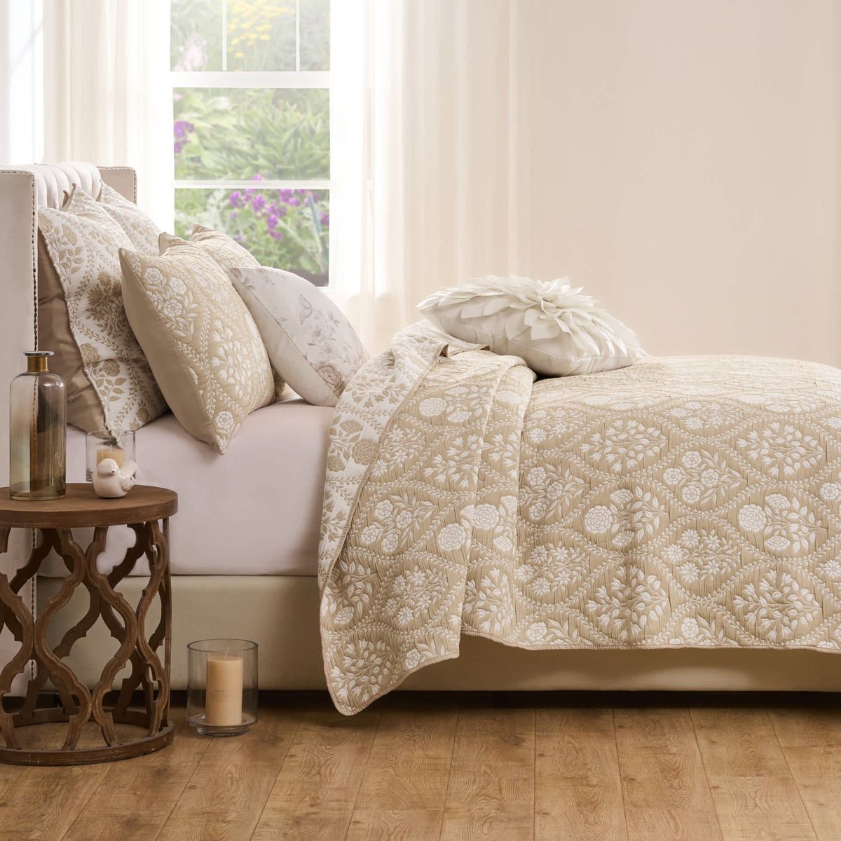 Serena Coverlet Set