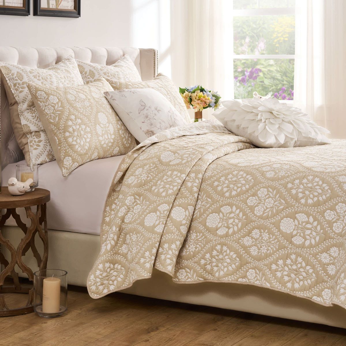 Serena Coverlet Set