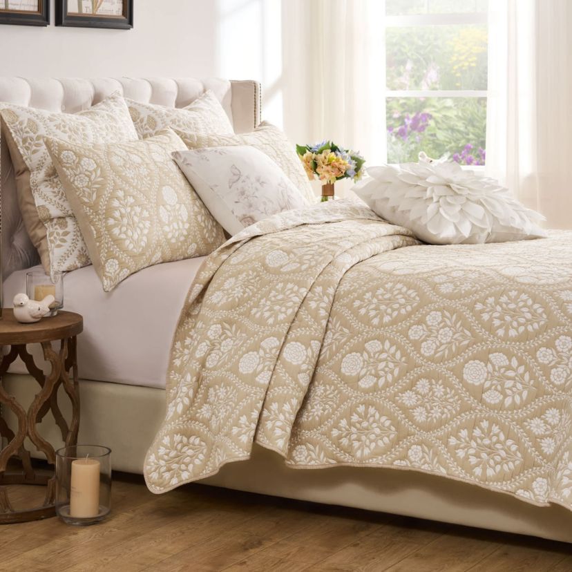Serena Coverlet Set