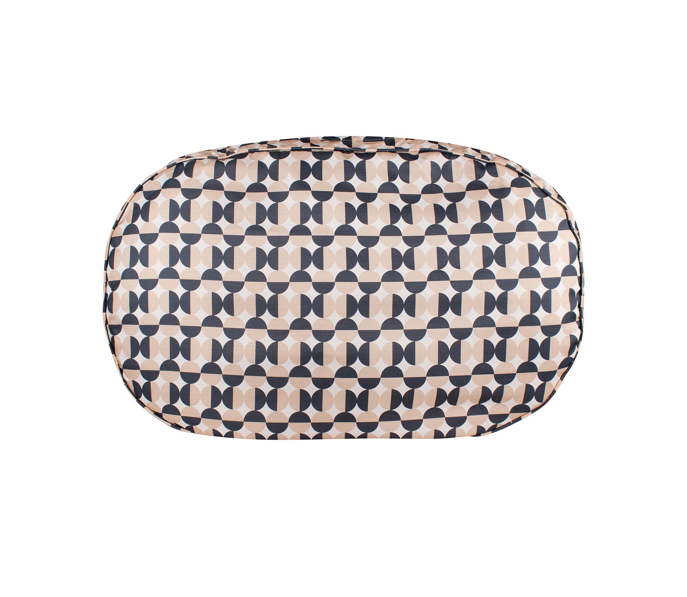 Oval Lounger Bed