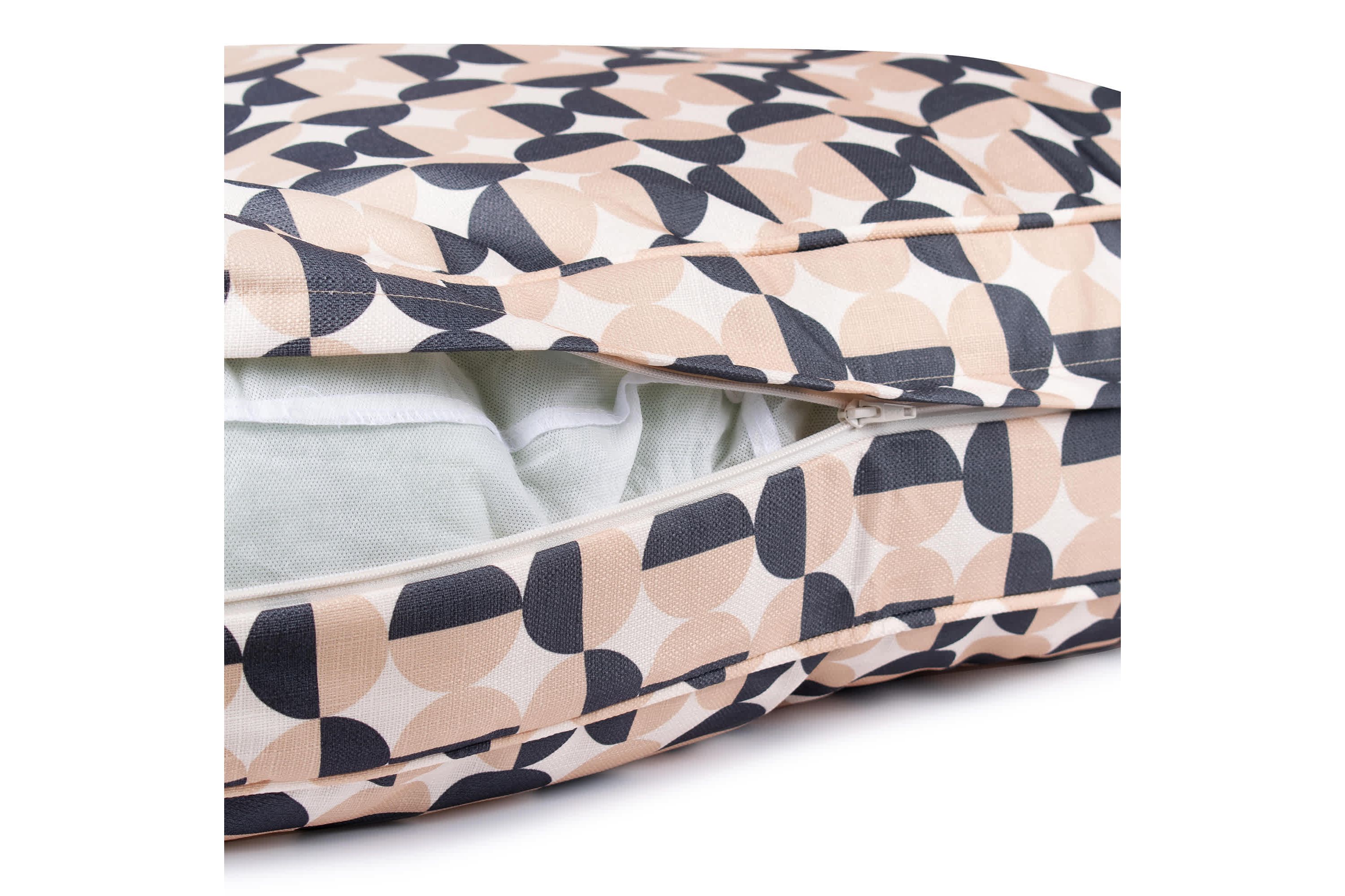 Oval Lounger Bed