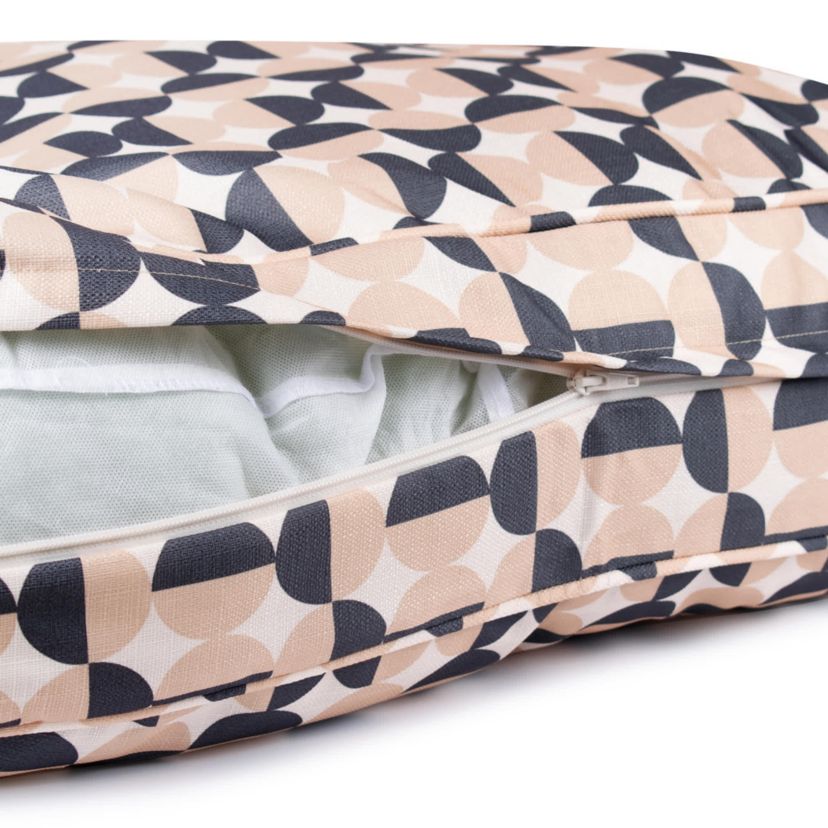 Oval Lounger Bed