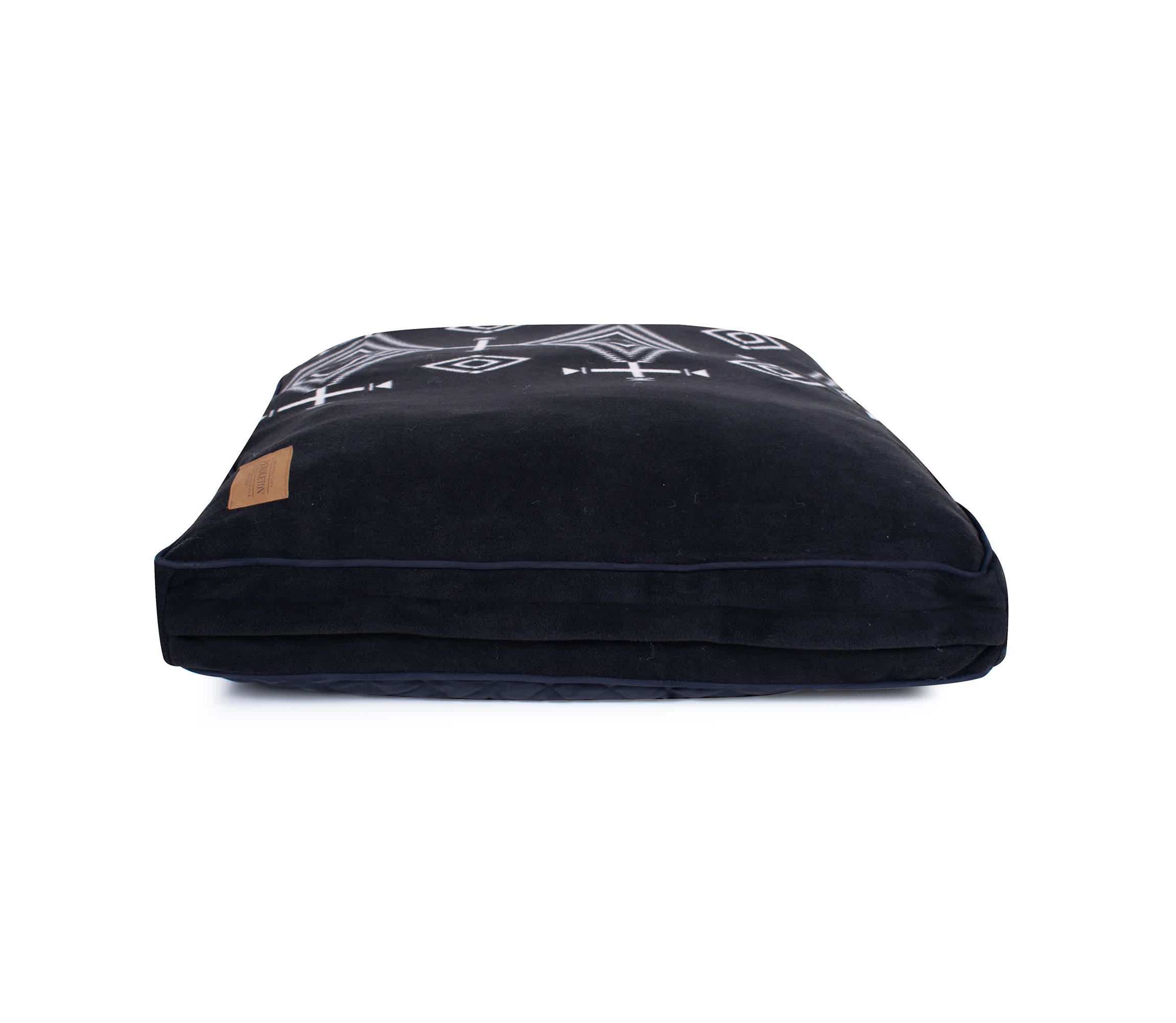 Pendleton Classic Pet Napper