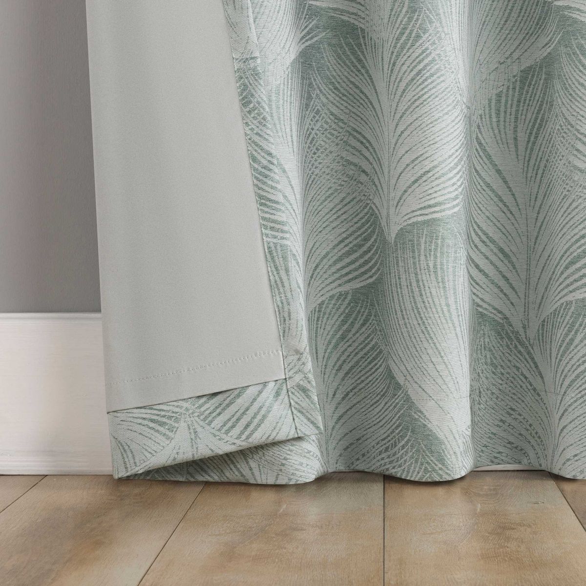 Coppa Leaf Motif Magnetic Closure 100% Blackout Back Tab Curtain Panel