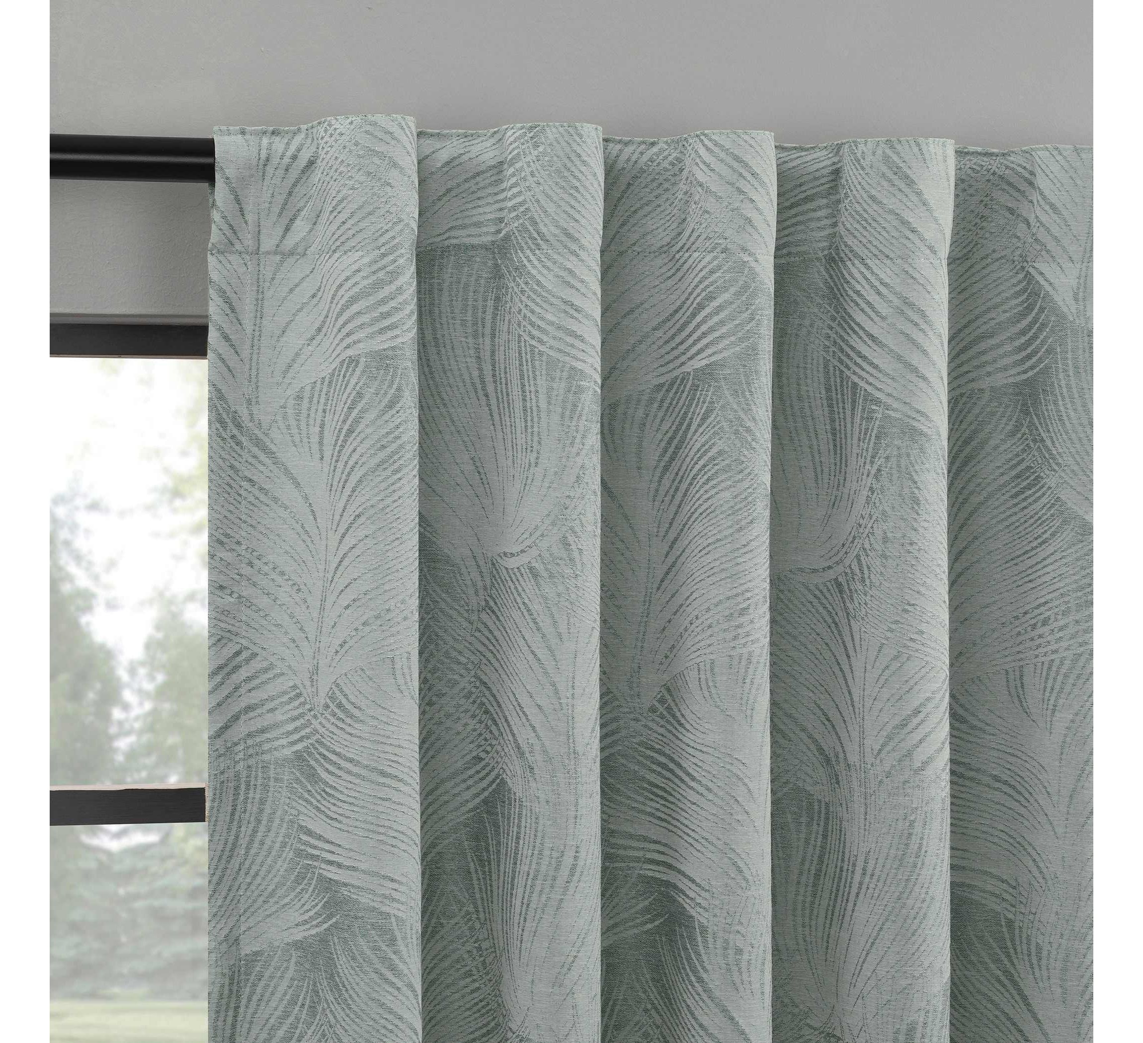 Coppa Leaf Motif Magnetic Closure 100% Blackout Back Tab Curtain Panel