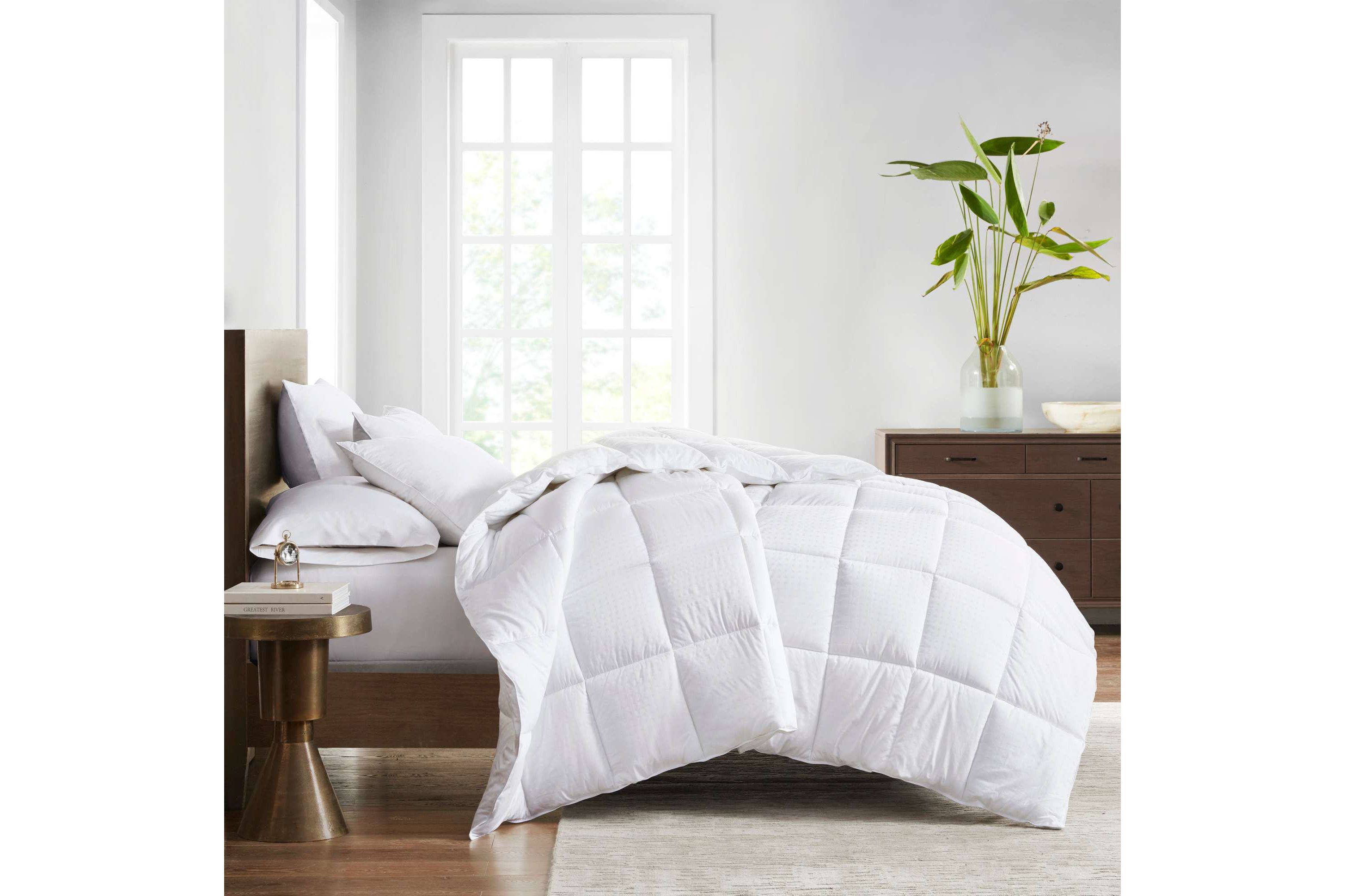 Signature Dobby Cotton Down Alternative Comforter