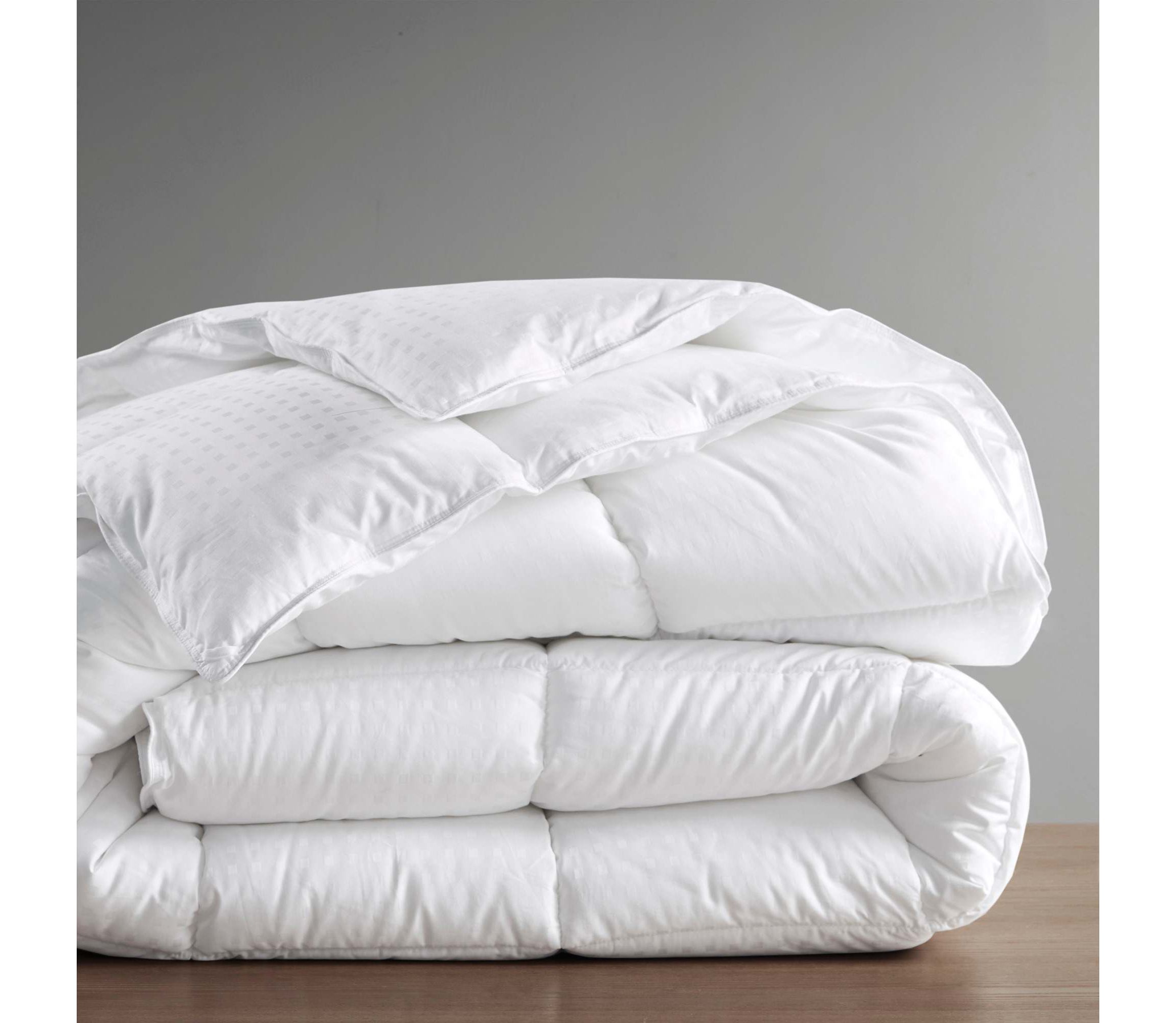 Signature Dobby Cotton Down Alternative Comforter