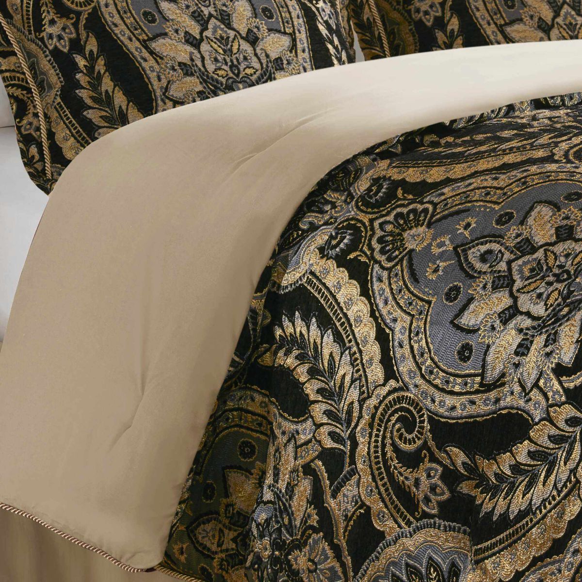 Julius Comforter Set