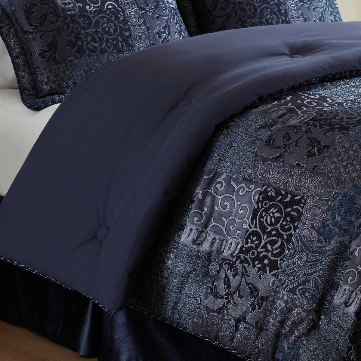 Galleria Comforter Set