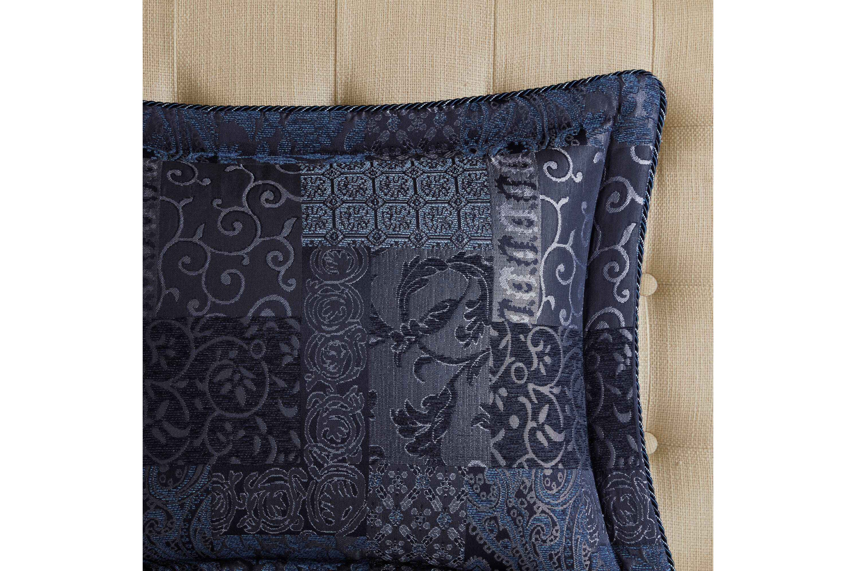 Galleria Comforter Set