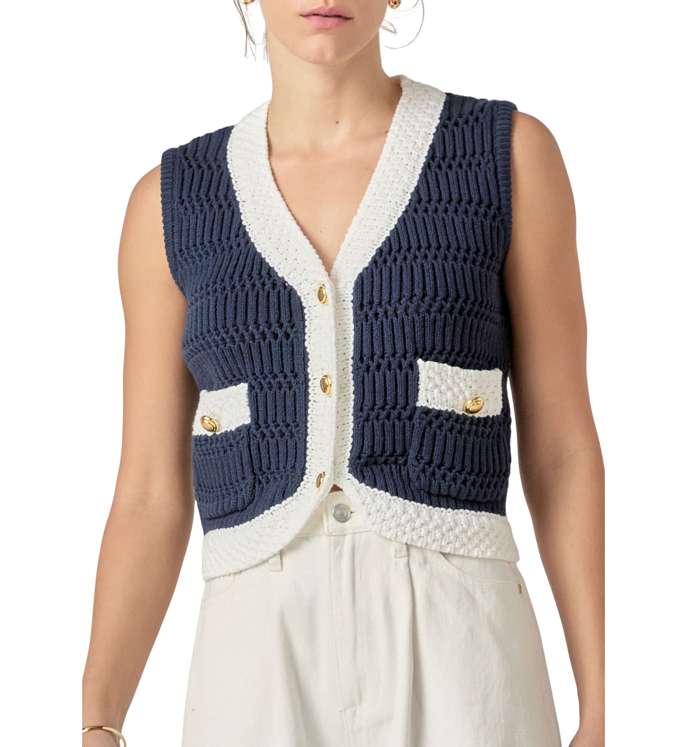 CONTRAST SLEEVELESS TOP