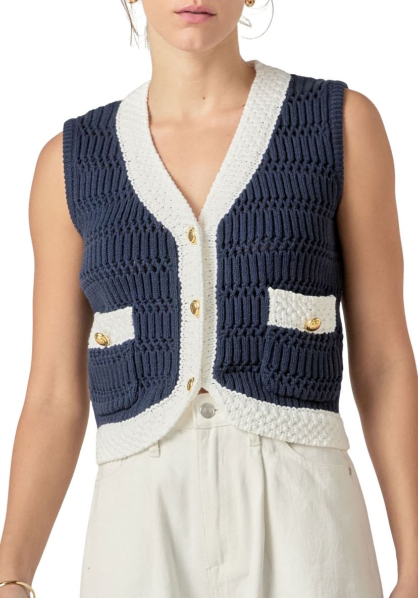 CONTRAST SLEEVELESS TOP