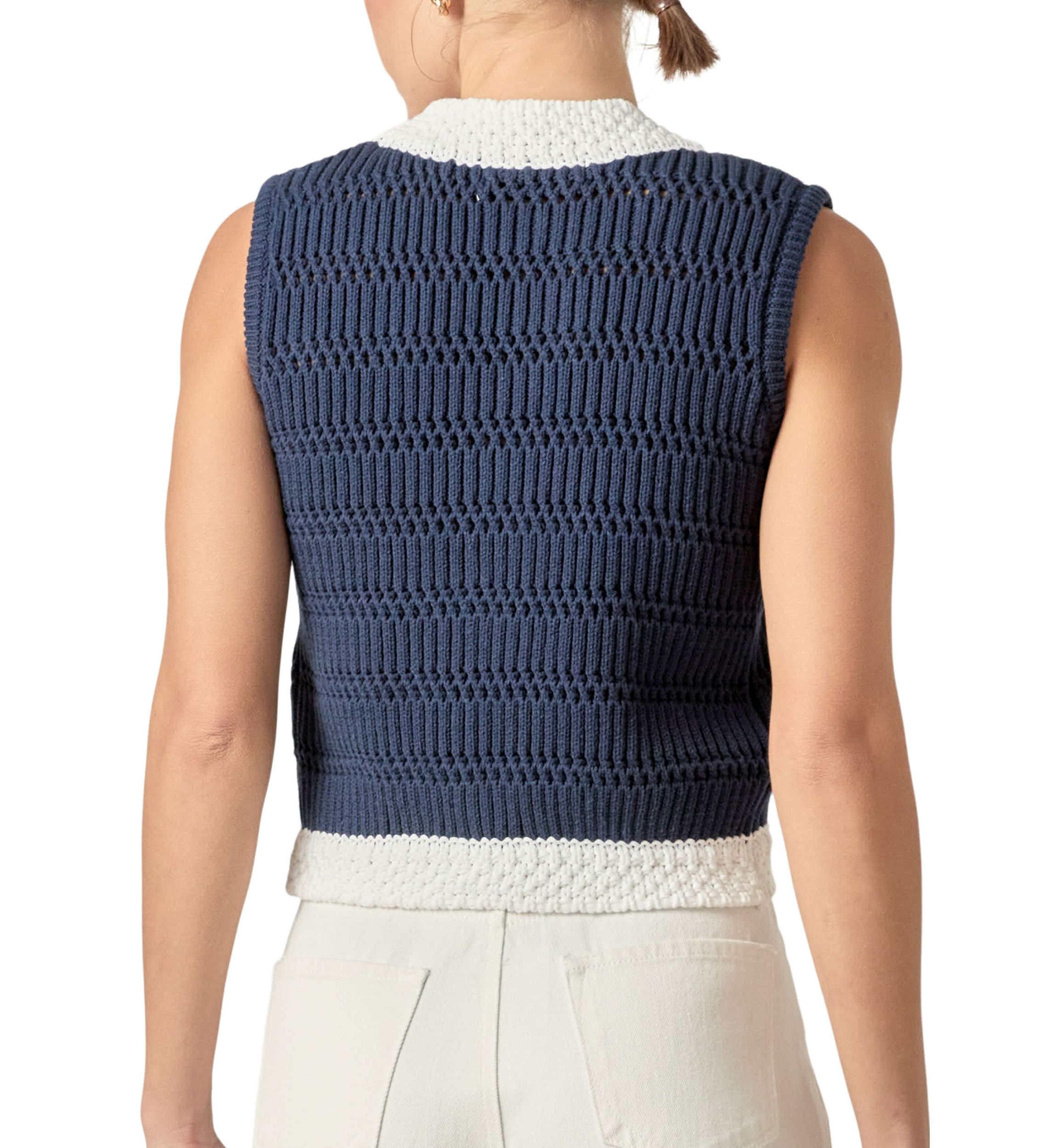 CONTRAST SLEEVELESS TOP